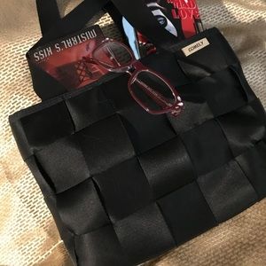 Black Comely Seatbelt Bag